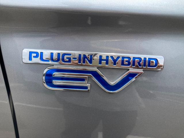 アウトランダーＰＨＥＶ Ｇナビパッケージ　４ＷＤ／衝突軽減機能／パドルシフト／ナビ／地デジＴＶ／バックカメラ／ＤＶＤ再生機能／スマートキー／プッシュスタート／シートヒーター機能／ＥＴＣ／電動バックドア／アルミホイール（47枚目）