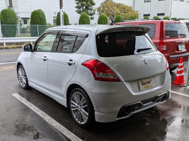 スイフトスポーツ ベースグレード 6速マニュアル車 TVナビ ETC レーダー探知機内臓ルームミラー(11枚目)