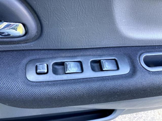 スイフト スポーツ 5速マニュアル レカロシート フジツボマフラー スズキスポーツ車高調 クスコストラットバー(33枚目)