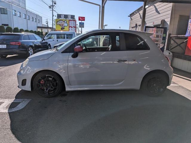 アバルト500 ベースグレード 5速マニュアル(11枚目)