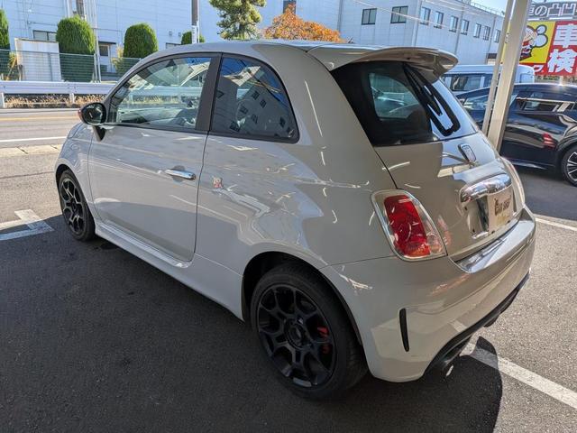 アバルト500 ベースグレード 5速マニュアル(12枚目)