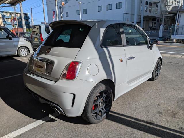 アバルト500 ベースグレード 5速マニュアル(14枚目)