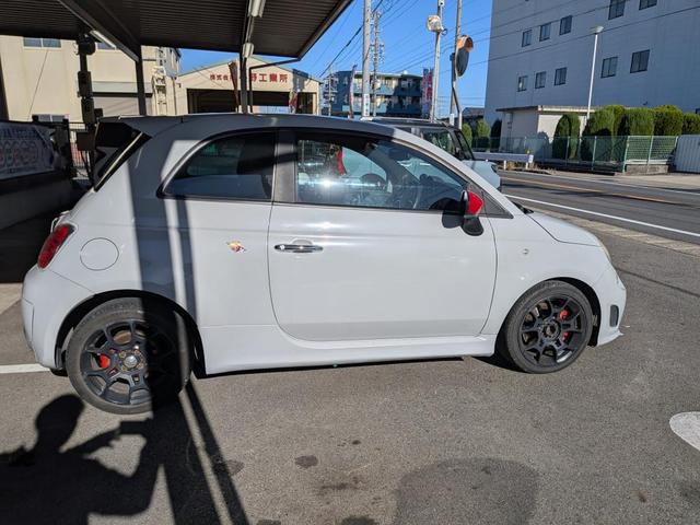 アバルト500 ベースグレード 5速マニュアル(15枚目)