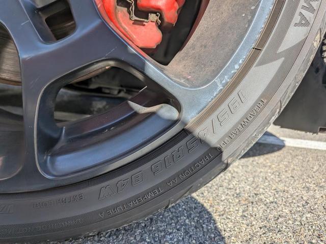 アバルト500 ベースグレード 5速マニュアル(24枚目)