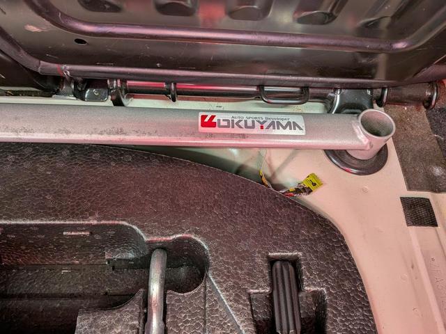 アバルト500 ベースグレード 5速マニュアル(28枚目)