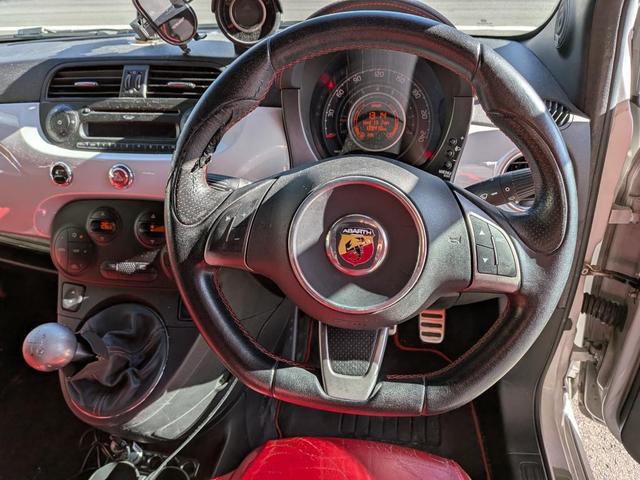 アバルト500 ベースグレード 5速マニュアル(33枚目)
