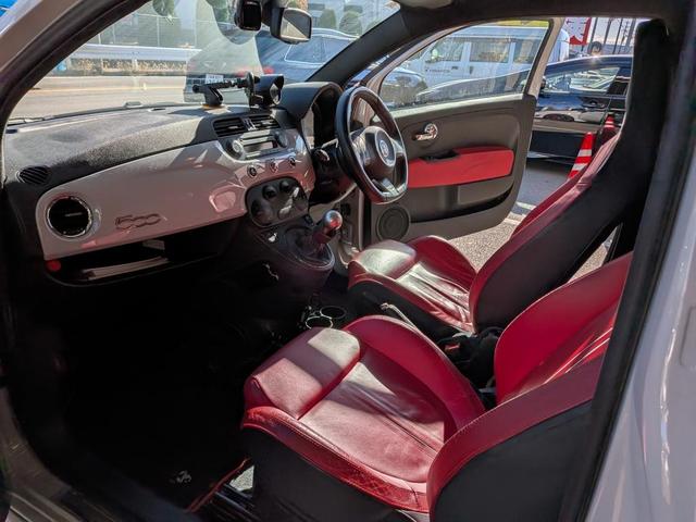 アバルト500 ベースグレード 5速マニュアル(45枚目)