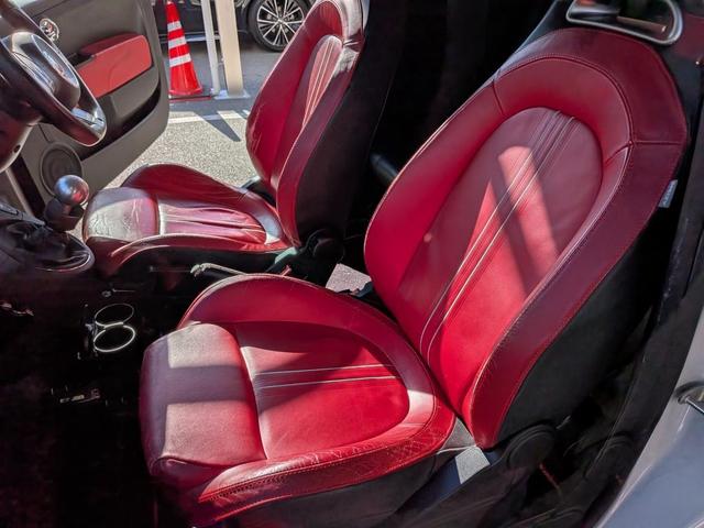 アバルト500 ベースグレード 5速マニュアル(46枚目)