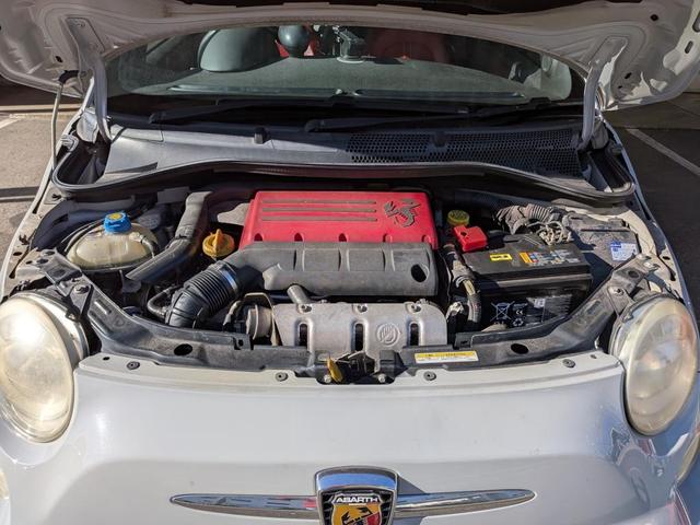 アバルト500 ベースグレード 5速マニュアル(64枚目)