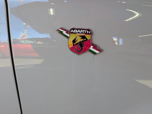 アバルト500 ベースグレード 5速マニュアル(69枚目)