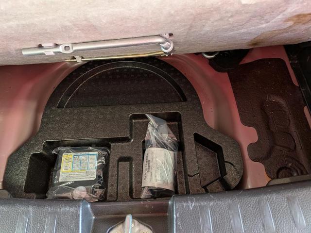 スイフトスポーツ ベースグレード　６速マニュアル　ナビ　ＴＶ　ＥＴＣ（33枚目）