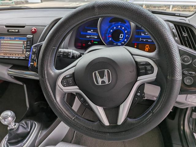 大変申し訳ございません、土日は大変混み合うためお電話に出られない場合がございます。お急ぎでない場合はＬＩＮＥからご連絡いただけると助かります。