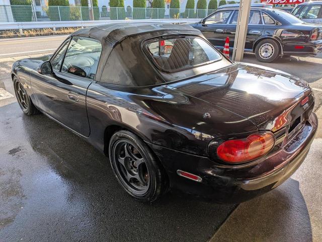 ご来店されずにご購入いただくことも可能です。その場合は申込金として１万円をご入金していただければお車は売約済みとさせていただきます。残金は納車日前日までに指定口座へご入金していただきます。