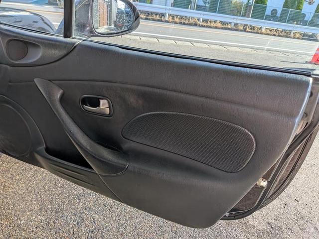 大変申し訳ございません、土日は大変混み合うためお電話に出られない場合がございます。お急ぎでない場合はＬＩＮＥからご連絡いただけると助かります。