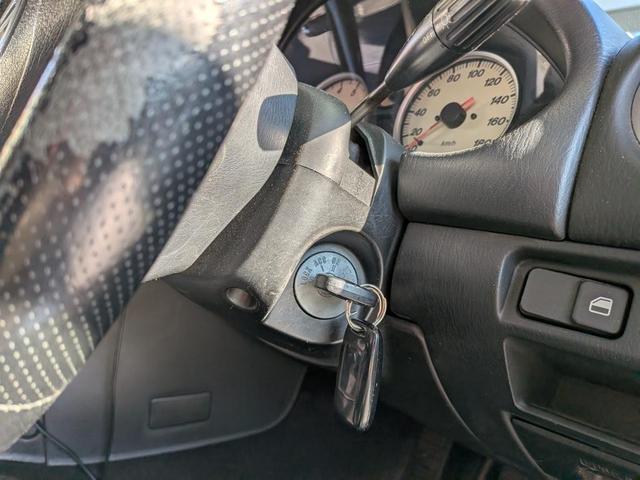 大変申し訳ございません、土日は大変混み合うためお電話に出られない場合がございます。お急ぎでない場合はＬＩＮＥからご連絡いただけると助かります。