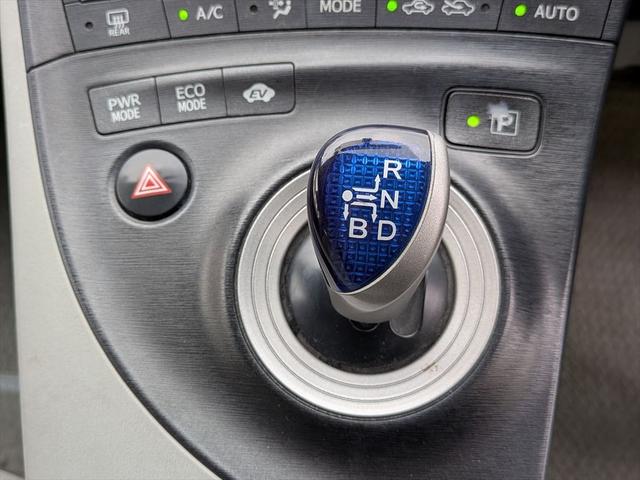 プリウス Ｓ　アイドリングストップ搭載　横スベリ防止　インテリキー　衝突安全ボディ　ＡＢＳ　デュアルエアバック　エアＢ　イモビライザー　パワーステアリング　サイドエアバッグ　パワーウィンドウ　リモコンキー（46枚目）