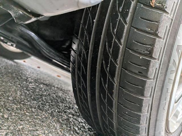 プリウス Ｓ　アイドリングストップ搭載　横スベリ防止　インテリキー　衝突安全ボディ　ＡＢＳ　デュアルエアバック　エアＢ　イモビライザー　パワーステアリング　サイドエアバッグ　パワーウィンドウ　リモコンキー（72枚目）