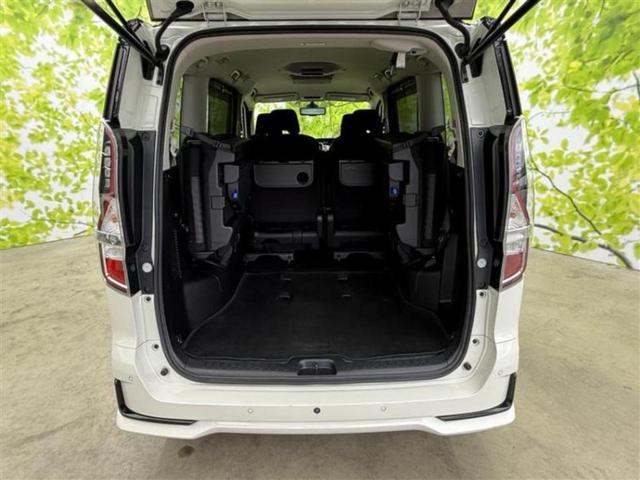 セレナ ｅパワーハイウェイスターＶ　新品タイヤ／保証書／純正　１０インチ　ＳＤナビ／衝突安全装置／両側電動スライドドア／アラウンドビューモニター／車線逸脱防止支援システム／プロパイロット／ヘッドランプ　ＬＥＤ／Ｂｌｕｅｔｏｏｔｈ接続（28枚目）