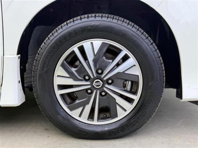 セレナ ｅパワーハイウェイスターＶ　新品タイヤ／保証書／純正　１０インチ　ＳＤナビ／衝突安全装置／両側電動スライドドア／アラウンドビューモニター／車線逸脱防止支援システム／プロパイロット／ヘッドランプ　ＬＥＤ／Ｂｌｕｅｔｏｏｔｈ接続（50枚目）