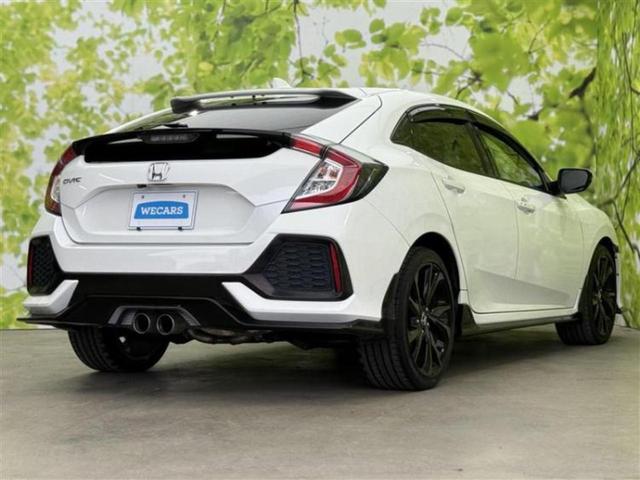 シビック ヒョウジュン　新品タイヤ／保証書／純正　ＳＤナビ／衝突安全装置／シートヒーター／車線逸脱防止支援システム／パーキングアシスト　バックガイド／ヘッドランプ　ＬＥＤ／ＵＳＢジャック／Ｂｌｕｅｔｏｏｔｈ接続　バックカメラ（3枚目）