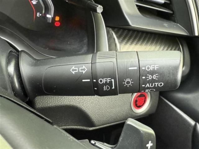 シビック ヒョウジュン　新品タイヤ／保証書／純正　ＳＤナビ／衝突安全装置／シートヒーター／車線逸脱防止支援システム／パーキングアシスト　バックガイド／ヘッドランプ　ＬＥＤ／ＵＳＢジャック／Ｂｌｕｅｔｏｏｔｈ接続　バックカメラ（20枚目）