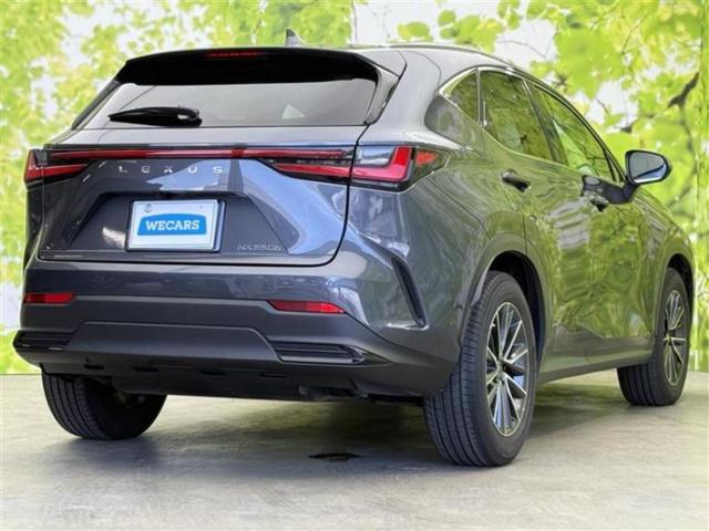 NX NX350hバージョンL サンルーフ/マークレビンソン/保証書/純正 SDナビ/デジタルインナーミラー/衝突安全装置/シートヒーター/車線逸脱防止支援システム/シート フルレザー/電動バックドア/ヘッドランプ LED 革シート(3枚目)
