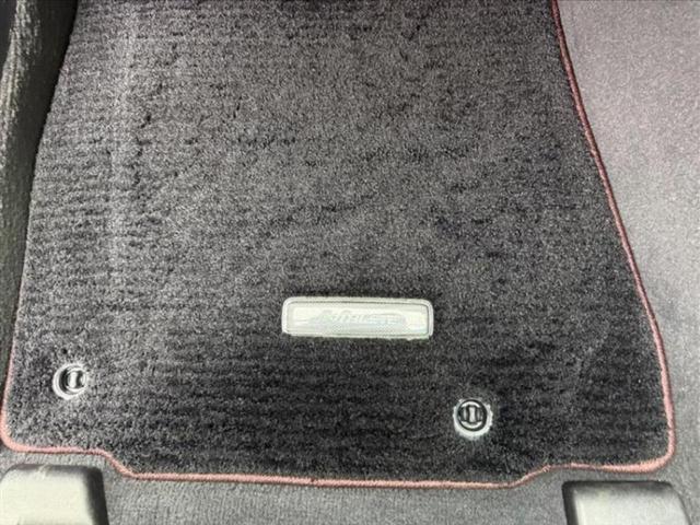 クラウンハイブリッド ハイブリッドアスリートＳブラックスタイル　新品タイヤ／保証書／純正　ＨＤＤナビ／シートヒーター／ヘッドランプ　ＨＩＤ／Ｂｌｕｅｔｏｏｔｈ接続／ＥＴＣ／ＥＢＤ付ＡＢＳ／横滑り防止装置／アイドリングストップ／クルーズコントロール　バックカメラ（25枚目）