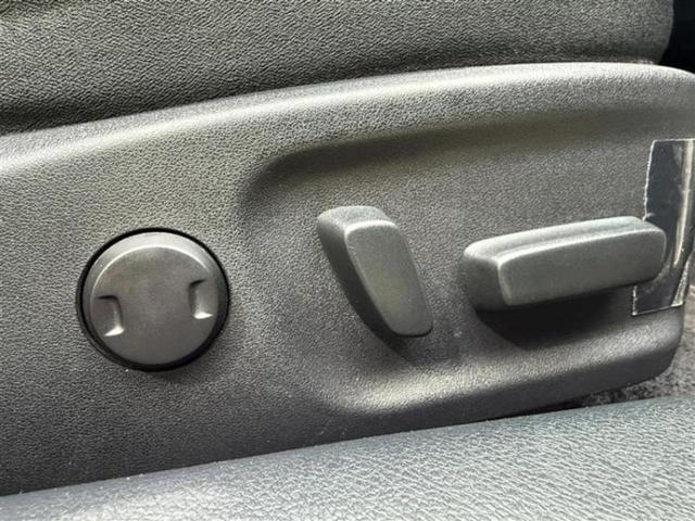 クラウンハイブリッド ハイブリッドアスリートＳブラックスタイル　新品タイヤ／保証書／純正　ＨＤＤナビ／シートヒーター／ヘッドランプ　ＨＩＤ／Ｂｌｕｅｔｏｏｔｈ接続／ＥＴＣ／ＥＢＤ付ＡＢＳ／横滑り防止装置／アイドリングストップ／クルーズコントロール　バックカメラ（31枚目）