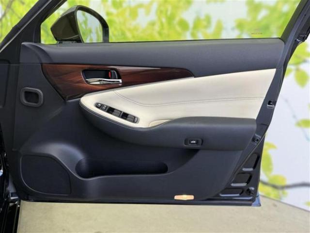 クラウンハイブリッド ハイブリッドロイヤルサルーン　純正　ＳＤナビ／衝突安全装置／シートヒーター／ドライブレコーダー　純正／ヘッドランプ　ＨＩＤ／Ｂｌｕｅｔｏｏｔｈ接続／ＥＴＣ／ＥＢＤ付ＡＢＳ／横滑り防止装置／アイドリングストップ　衝突被害軽減システム（22枚目）