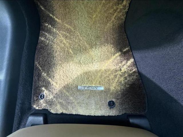 クラウンハイブリッド ハイブリッドロイヤルサルーン　純正　ＳＤナビ／衝突安全装置／シートヒーター／ドライブレコーダー　純正／ヘッドランプ　ＨＩＤ／Ｂｌｕｅｔｏｏｔｈ接続／ＥＴＣ／ＥＢＤ付ＡＢＳ／横滑り防止装置／アイドリングストップ　衝突被害軽減システム（25枚目）