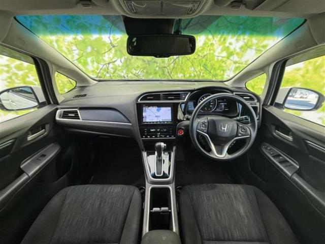 シャトル ４ＷＤ　Ｇ・ホンダセンシング　新品タイヤ／保証書／純正　８インチ　ＳＤナビ／ホンダセンシング／車線逸脱防止支援システム／パーキングアシスト　バックガイド／オートステップ／ドライブレコーダー　前後／ヘッドランプ　ＬＥＤ　バックカメラ（4枚目）