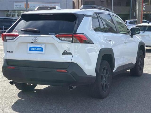 RAV4 4WDアドベンチャーオフロードパッケージ2 保証書/ディスプレイオーディオ/デジタルインナーミラー/衝突安全装置/エアーシート 前席/車線逸脱防止支援システム/シート フルレザー/ヘッドランプ LED/Bluetooth接続/ETC 革シート(3枚目)