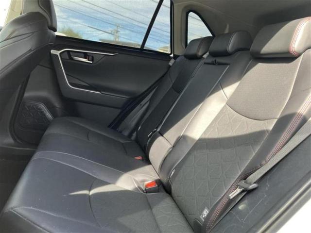RAV4 4WDアドベンチャーオフロードパッケージ2 保証書/ディスプレイオーディオ/デジタルインナーミラー/衝突安全装置/エアーシート 前席/車線逸脱防止支援システム/シート フルレザー/ヘッドランプ LED/Bluetooth接続/ETC 革シート(6枚目)