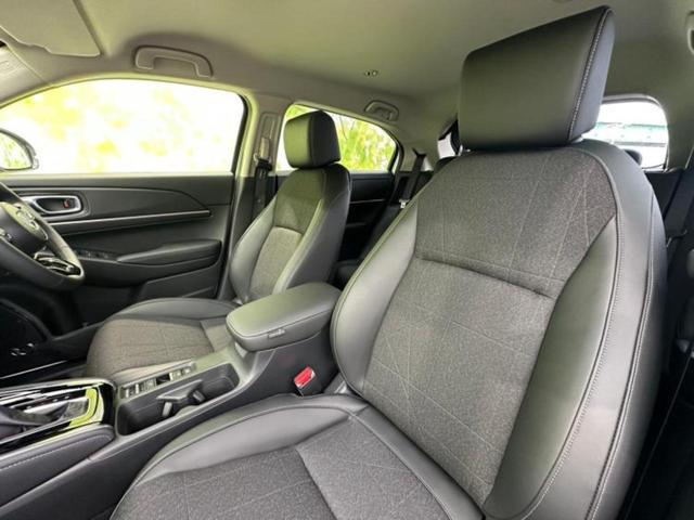 ヴェゼル eHEV Z 保証書/ディスプレイオーディオ+ナビ9インチ/衝突安全装置/シートヒーター 前席/車線逸脱防止支援システム/パーキングアシスト バックガイド/電動バックドア/登録済未使用車 衝突被害軽減システム(5枚目)