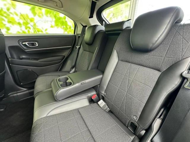 ヴェゼル eHEV Z 保証書/ディスプレイオーディオ+ナビ9インチ/衝突安全装置/シートヒーター 前席/車線逸脱防止支援システム/パーキングアシスト バックガイド/電動バックドア/登録済未使用車 衝突被害軽減システム(6枚目)