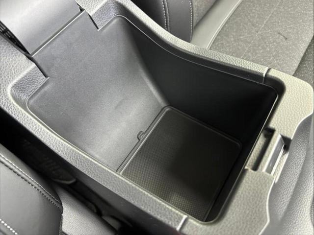 ヴェゼル eHEV Z 保証書/ディスプレイオーディオ+ナビ9インチ/衝突安全装置/シートヒーター 前席/車線逸脱防止支援システム/パーキングアシスト バックガイド/電動バックドア/登録済未使用車 衝突被害軽減システム(44枚目)