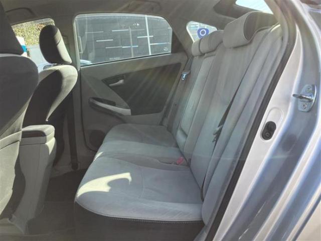 プリウス Ｓ　ＬＥＤエディション　新品タイヤ／純正　ＳＤナビ／パーキングアシスト　バックガイド／ヘッドランプ　ＬＥＤ／ＥＴＣ／ＥＢＤ付ＡＢＳ／横滑り防止装置／アイドリングストップ／バックモニター／ワンセグＴＶ／禁煙車　バックカメラ（6枚目）