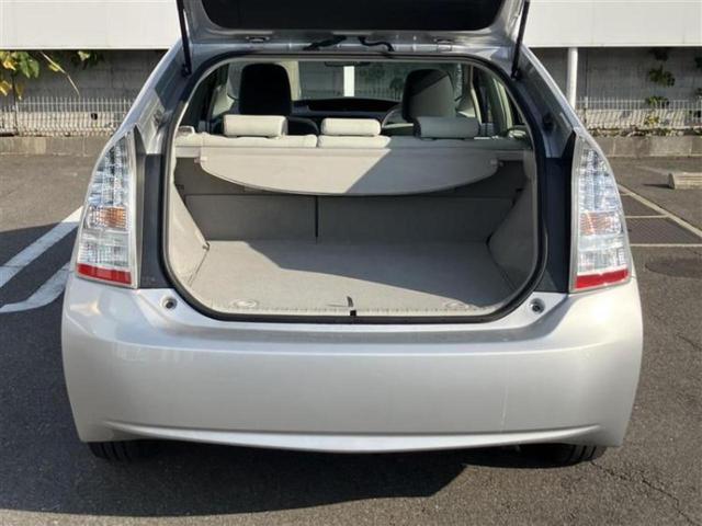 プリウス Ｓ　ＬＥＤエディション　新品タイヤ／純正　ＳＤナビ／パーキングアシスト　バックガイド／ヘッドランプ　ＬＥＤ／ＥＴＣ／ＥＢＤ付ＡＢＳ／横滑り防止装置／アイドリングストップ／バックモニター／ワンセグＴＶ／禁煙車　バックカメラ（7枚目）