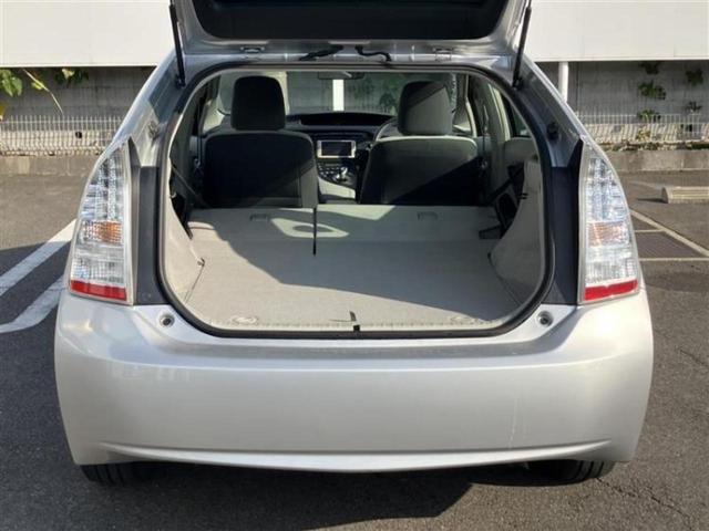 プリウス Ｓ　ＬＥＤエディション　新品タイヤ／純正　ＳＤナビ／パーキングアシスト　バックガイド／ヘッドランプ　ＬＥＤ／ＥＴＣ／ＥＢＤ付ＡＢＳ／横滑り防止装置／アイドリングストップ／バックモニター／ワンセグＴＶ／禁煙車　バックカメラ（8枚目）