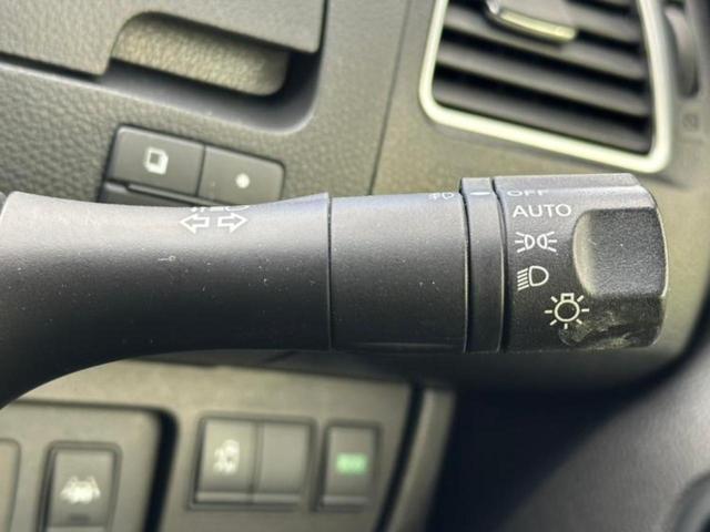 セレナ ハイウェイスターＨＶ　保証書／純正　９インチ　ＳＤナビ／電動スライドドア／パーキングアシスト　バックガイド／ヘッドランプ　ＬＥＤ／Ｂｌｕｅｔｏｏｔｈ接続／ＥＴＣ／ＥＢＤ付ＡＢＳ／横滑り防止装置　バックカメラ　禁煙車（17枚目）