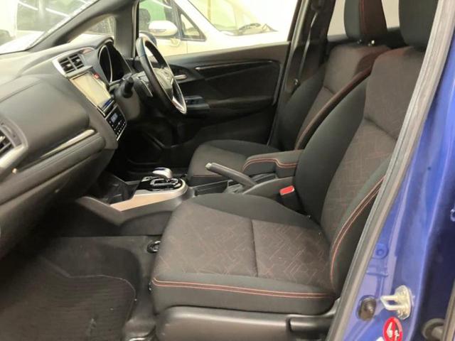 フィットハイブリッド ハイブリッド・Sパッケージ 新品タイヤ/保証書/純正 8インチ SDナビ/シティーブレーキアクティブシステム(ホンダ)/ヘッドランプ LED/Bluetooth接続/EBD付ABS/横滑り防止装置/アイドリングストップ 禁煙車(5枚目)