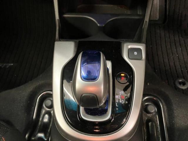 フィットハイブリッド ハイブリッド・Sパッケージ 新品タイヤ/保証書/純正 8インチ SDナビ/シティーブレーキアクティブシステム(ホンダ)/ヘッドランプ LED/Bluetooth接続/EBD付ABS/横滑り防止装置/アイドリングストップ 禁煙車(13枚目)