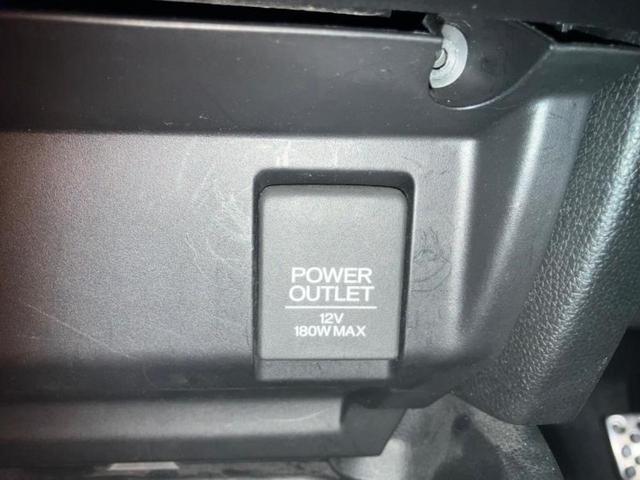 フィットハイブリッド ハイブリッド・Sパッケージ 新品タイヤ/保証書/純正 8インチ SDナビ/シティーブレーキアクティブシステム(ホンダ)/ヘッドランプ LED/Bluetooth接続/EBD付ABS/横滑り防止装置/アイドリングストップ 禁煙車(18枚目)