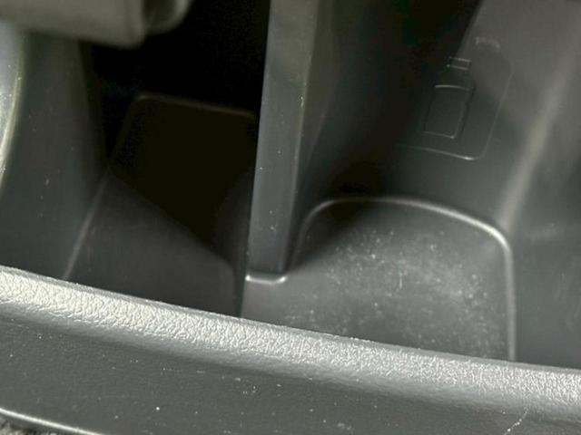 ワゴンR 20シュウネンキネンシャ 新品タイヤ/純正 SDナビ/衝突安全装置/シートヒーター/ヘッドランプ HID/Bluetooth接続/ETC/EBD付ABS/横滑り防止装置/アイドリングストップ/バックモニター/ワンセグTV(38枚目)