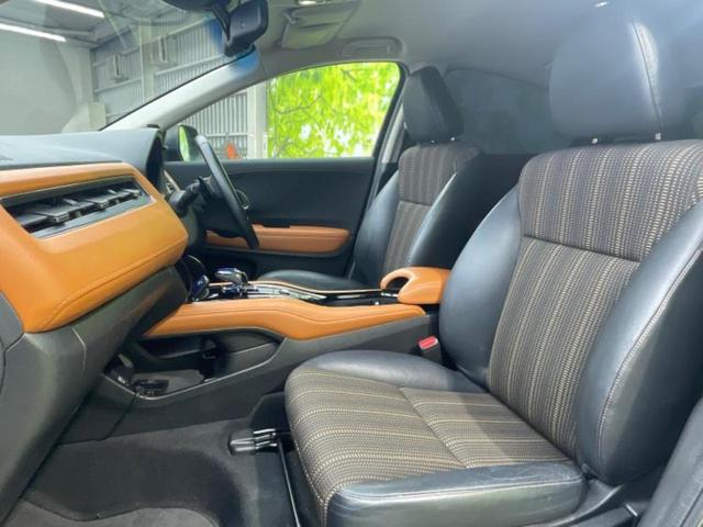 ヴェゼル ハイブリッドＺ　新品タイヤ／保証書／純正　ＳＤナビ／衝突安全装置／シートヒーター　運転席／シート　ハーフレザー／ヘッドランプ　ＬＥＤ／Ｂｌｕｅｔｏｏｔｈ接続／ＥＴＣ／ＥＢＤ付ＡＢＳ／横滑り防止装置　バックカメラ（6枚目）