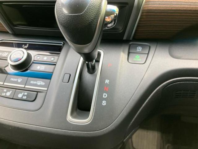 フリード クロスターホンダセンシング　保証書／社外　９インチ　ＳＤナビ／ホンダセンシング／両側電動スライドドア／シートヒーター　前席／車線逸脱防止支援システム／シート　ハーフレザー／ヘッドランプ　ＬＥＤ／ＵＳＢジャック　バックカメラ（11枚目）