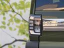 WECARSの展示場では実際に見て、触ってお車をお選びいただけます!知識の豊富な営業スタッフが様々なカーライフをご提案いたします!