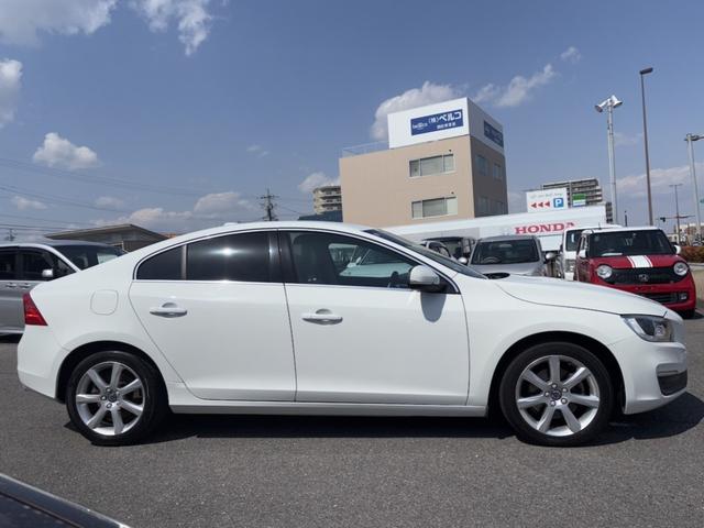 Ｓ６０ Ｄ４　ＳＥ　純正ＨＤＤナビ（フルセグ、Ｂｌｕｅｔｏｏｔ、ＣＤ）、バックカメラ、純正アルミホイール、ＨＩＤヘッドライト、クルーズコントロール、ＥＴＣ（5枚目）