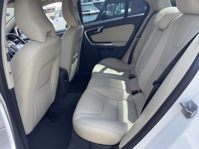 Ｓ６０ Ｄ４　ＳＥ　純正ＨＤＤナビ（フルセグ、Ｂｌｕｅｔｏｏｔ、ＣＤ）、バックカメラ、純正アルミホイール、ＨＩＤヘッドライト、クルーズコントロール、ＥＴＣ（17枚目）