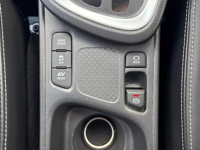 ヤリスクロス ハイブリッドＺ　純正ディスプレイオーディオ（ラジオ、スマホ連携、ＵＳＢ）、シートヒーター、ハンドルヒーター、モデリスタ、純正ミラードラレコ、純正アルミホイール、全方位モニター（45枚目）